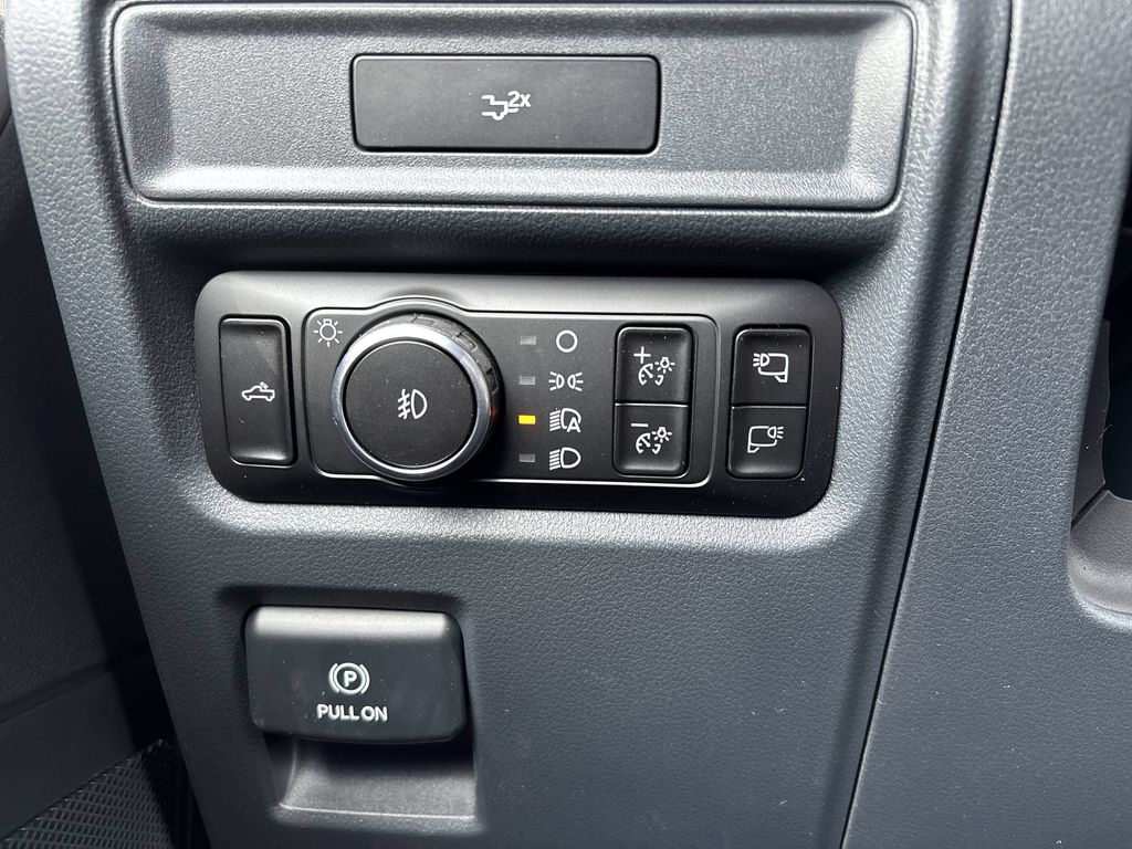 New 2026 Agate Black Metallic Ford XLT image 29