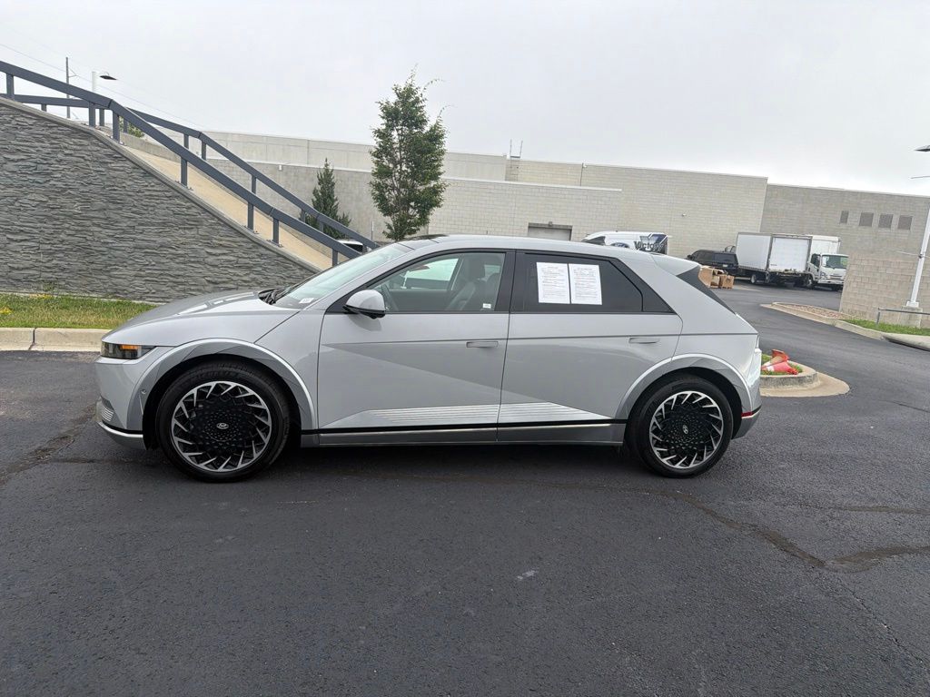 Used 2024 Gray Hyundai Limited image 4