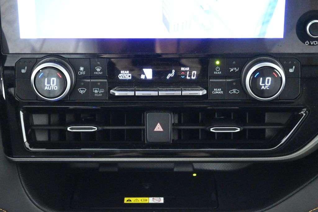 Thumbnail: 2023 Toyota Highlander - 23