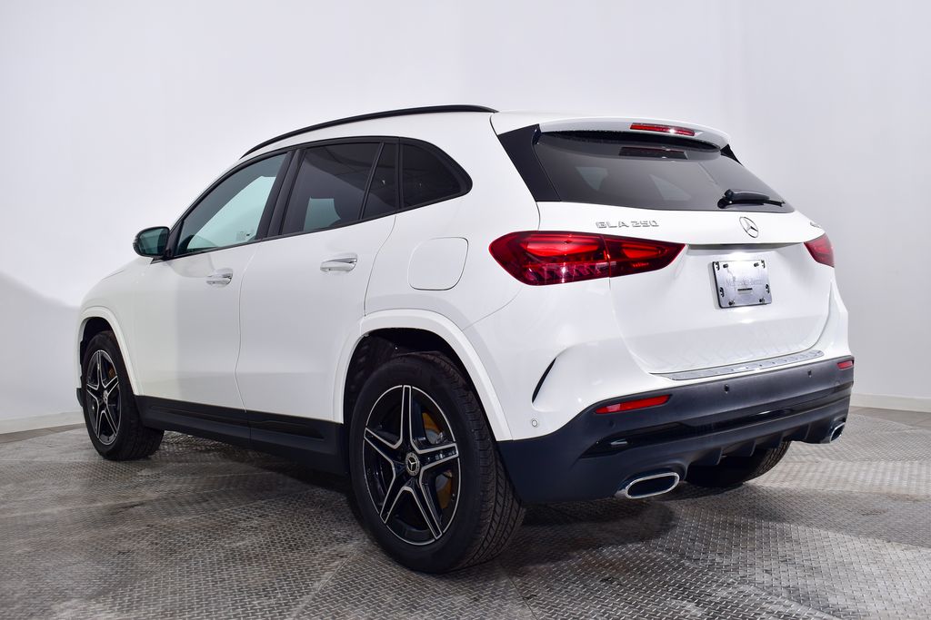 Thumbnail: 2026 Mercedes-Benz GLA - 3