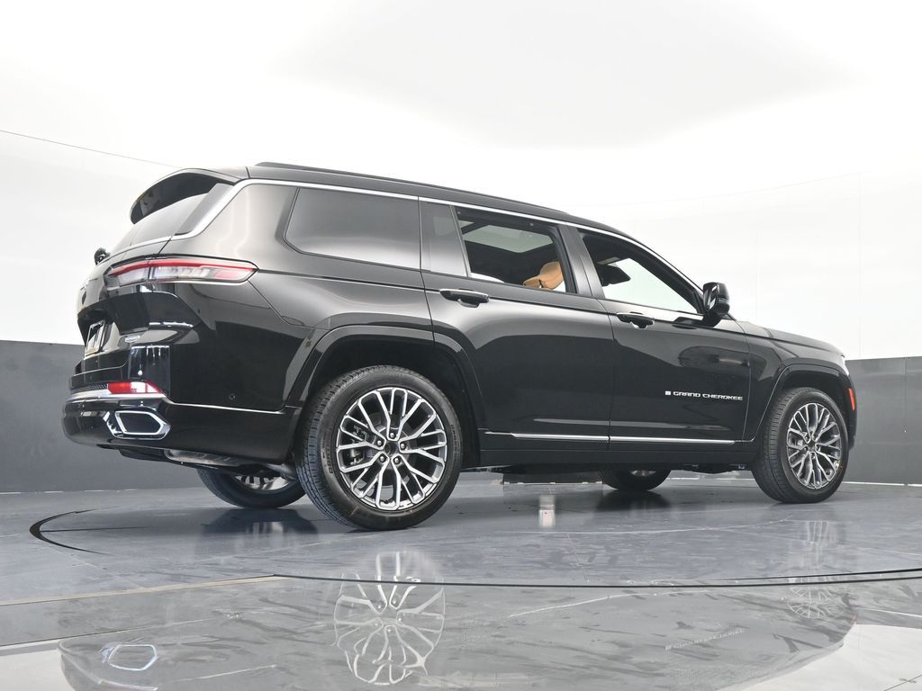 New 2025 Diamond Black Crystal Pearlcoat Jeep Summit image 71