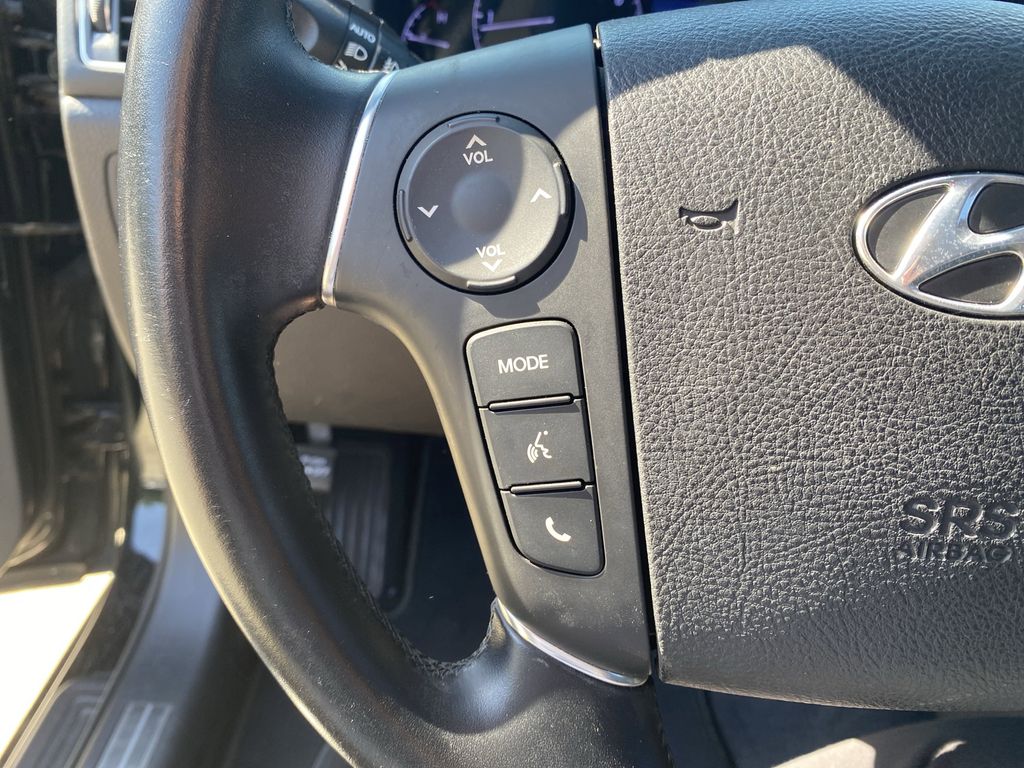 2014 Hyundai Genesis 3.8L photo