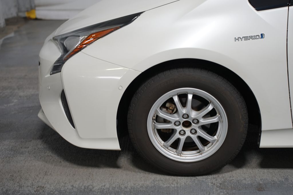 2018 Toyota Prius Two 5