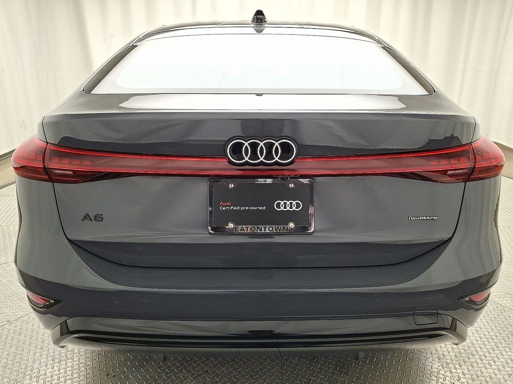 Thumbnail: 2025 Audi e-tron S - 5