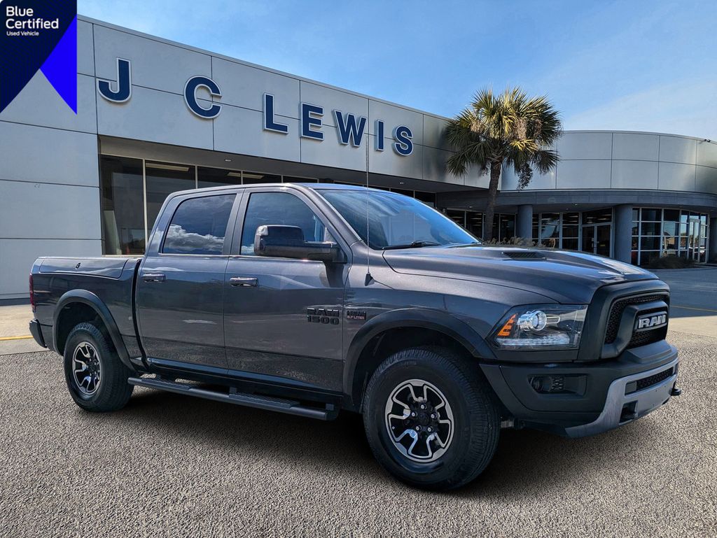 2017 RAM 1500 Gris (Granite Crystal Metallic Clearcoat) Camioneta Todo terreno 8 velocidades Automática
