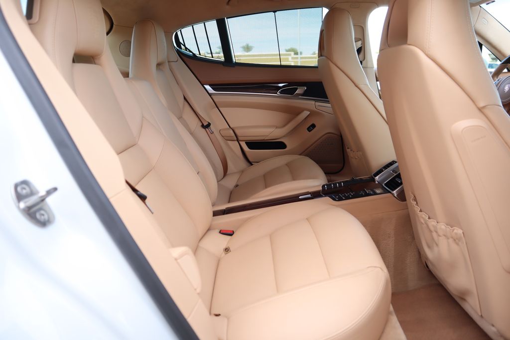 Thumbnail: 2014 Porsche Panamera - 21