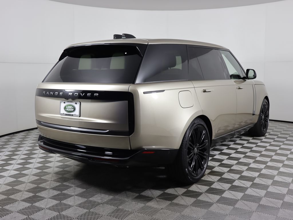 2025 Land Rover Range Rover SE 5