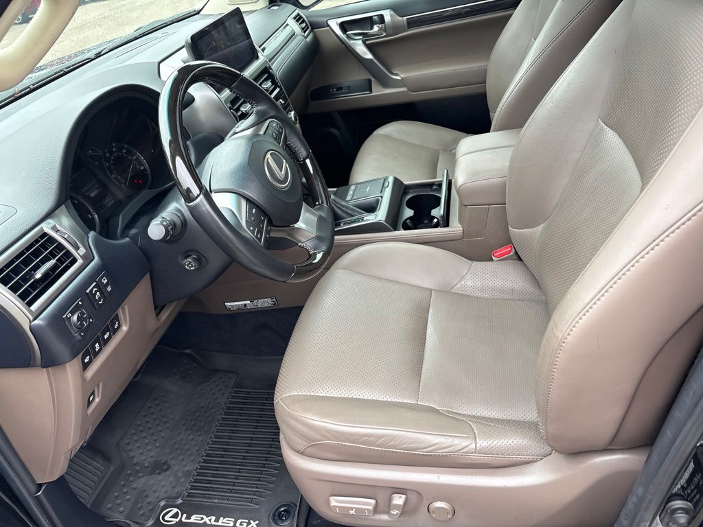 Thumbnail: 2022 Lexus GX - 17