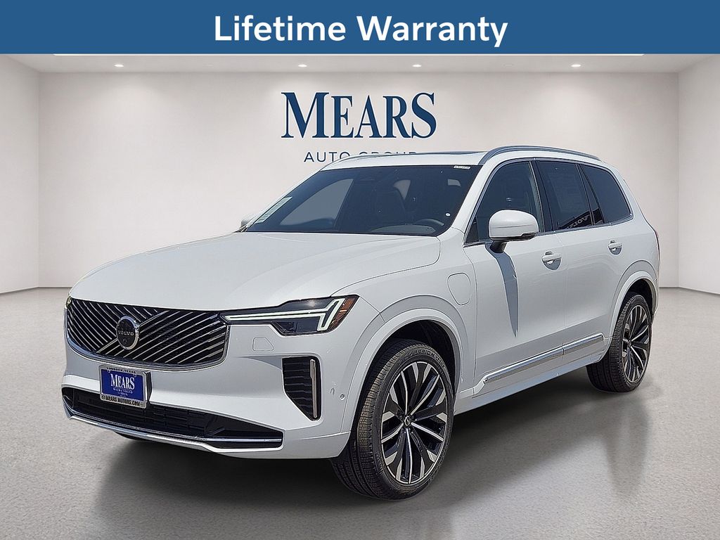 Crystal White Pearl 2026 Volvo XC90 B6 Plus Bright Theme AWD SUV / Crossover Automatic