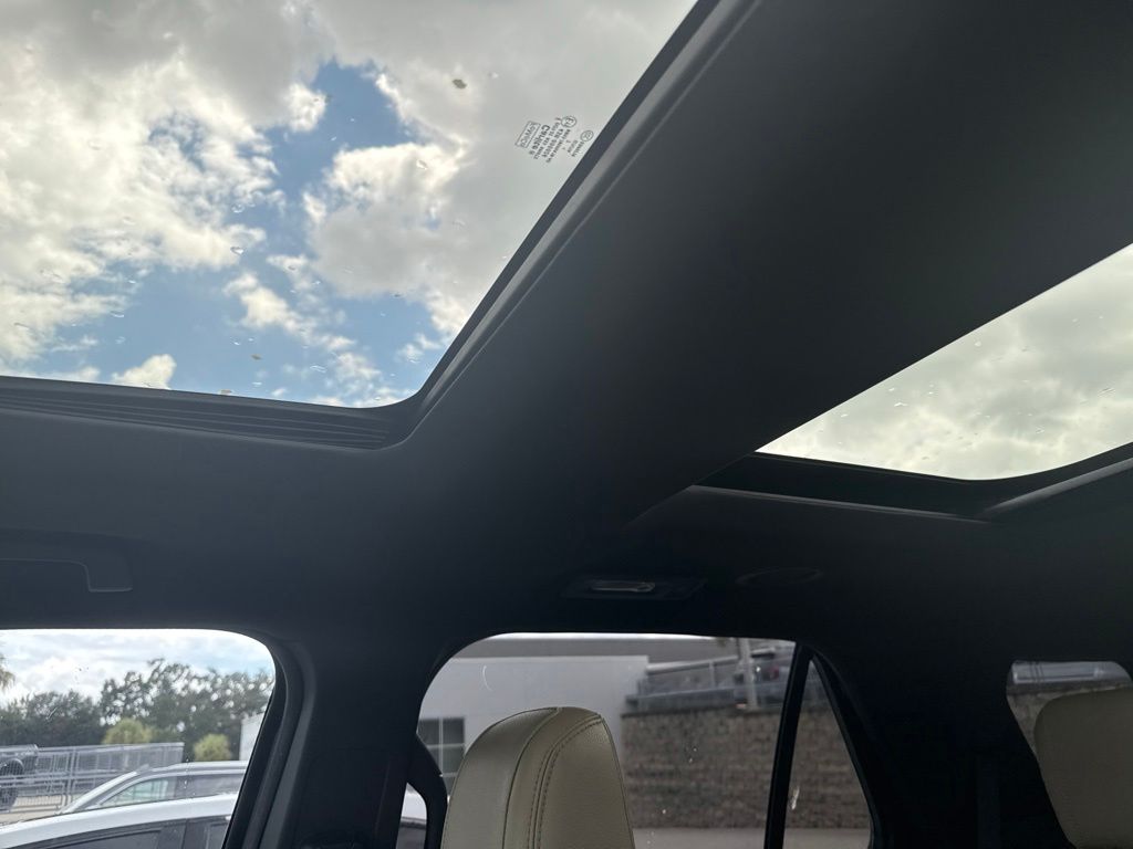 2018 Ingot Silver Metallic Ford Explorer Limited FWD SUV