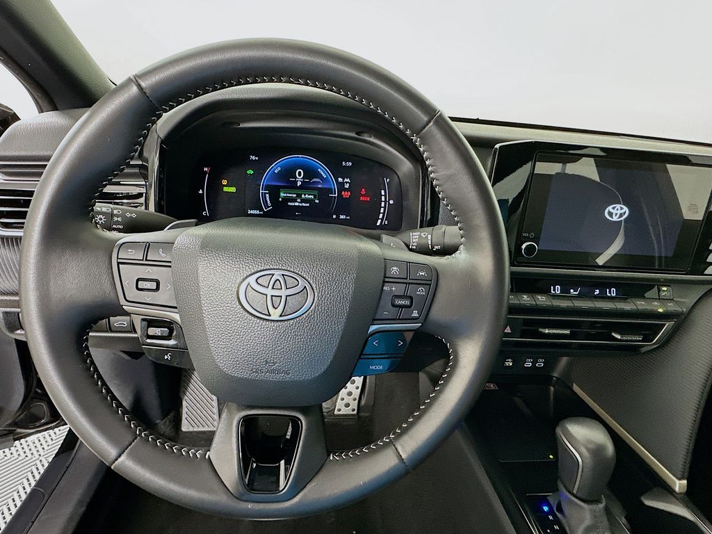 Thumbnail: 2025 Toyota Camry - 11