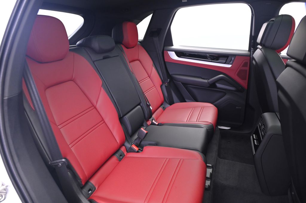 Thumbnail: 2026 Porsche Cayenne - 19