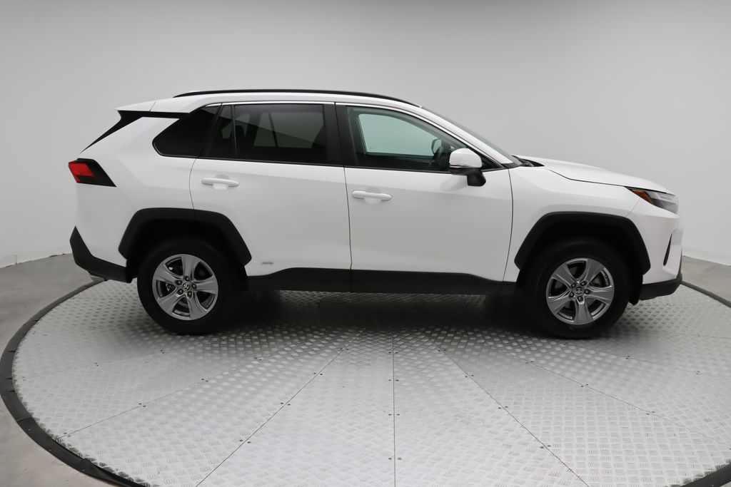 2024 Toyota RAV4 LE 7