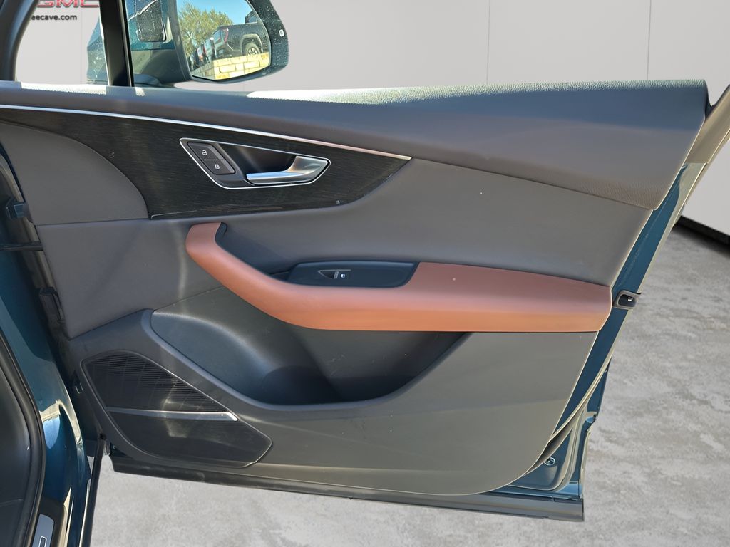 Used Car 2021 Audi Q7  For Sale Under $35,000 In Austin, Texas