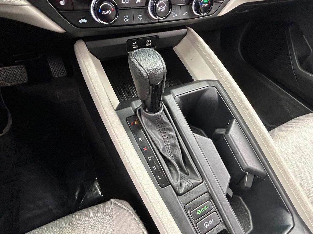 Used 2023 White Honda EX image 26