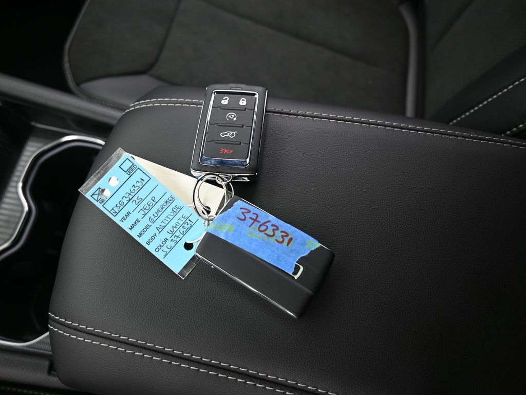 Used 2025 Bright White Clearcoat Jeep Altitude X image 19