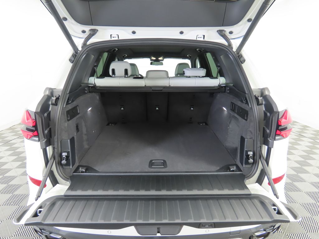 Thumbnail: 2026 BMW X5 - 29