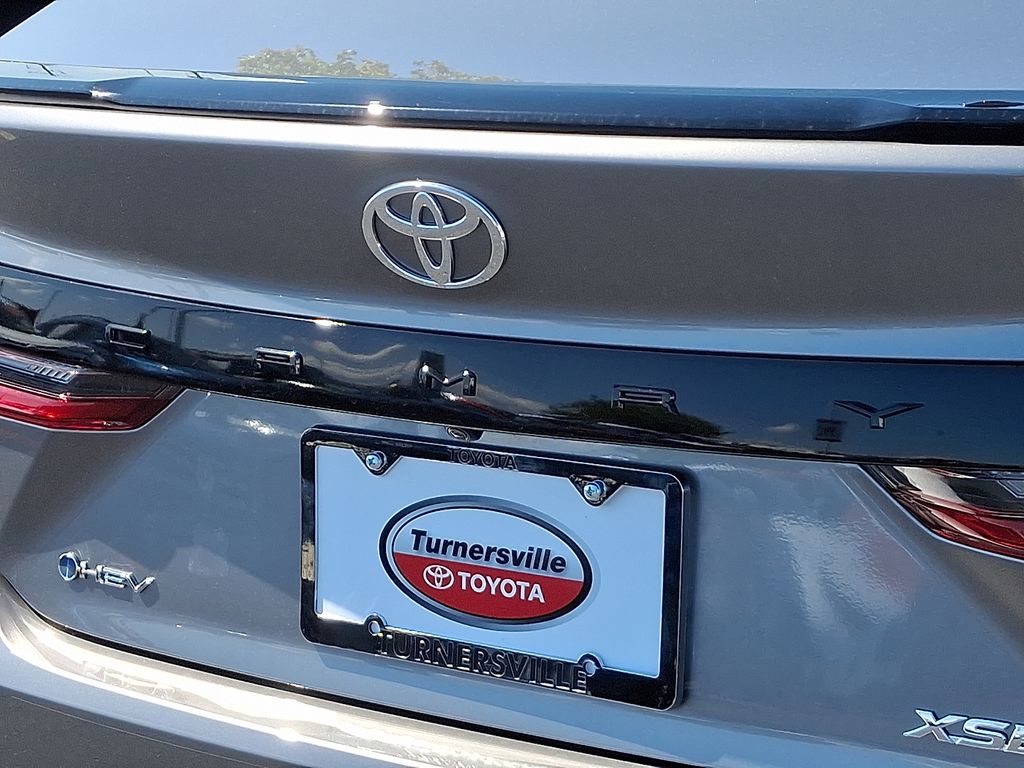 Thumbnail: 2025 Toyota Camry - 31