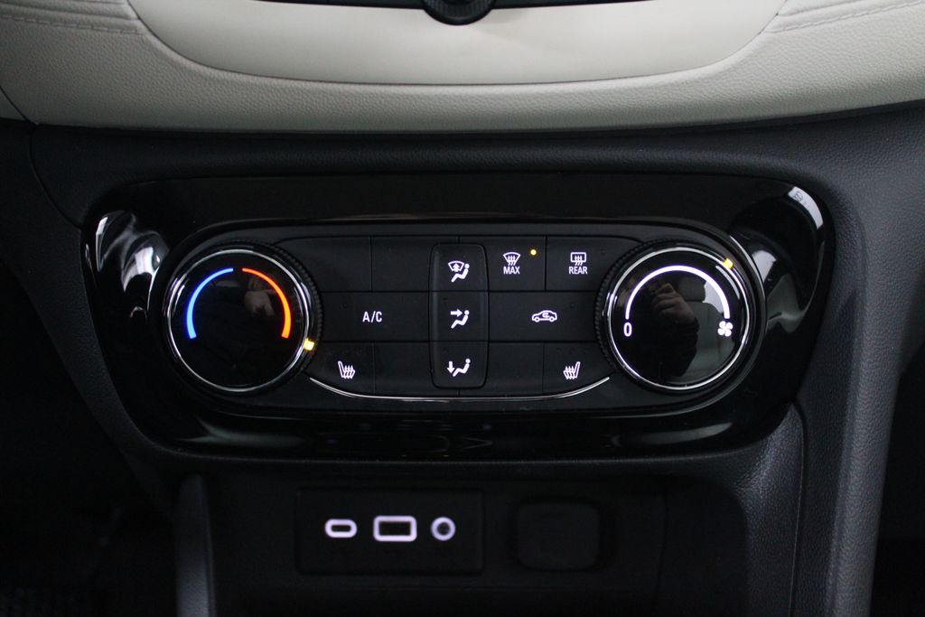 Thumbnail: 2023 Buick Encore GX - 14