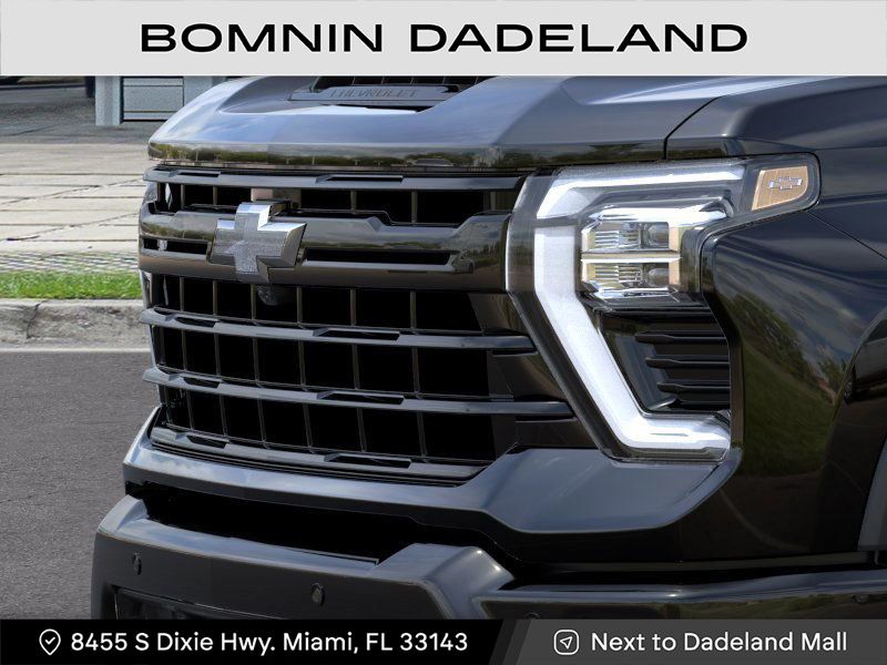 2025 Chevrolet Silverado 3500HD LT photo
