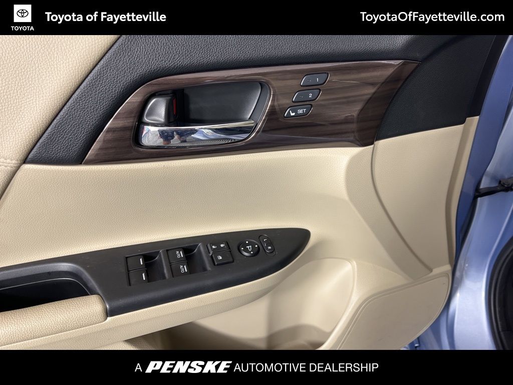 Thumbnail: 2017 Honda Accord - 24