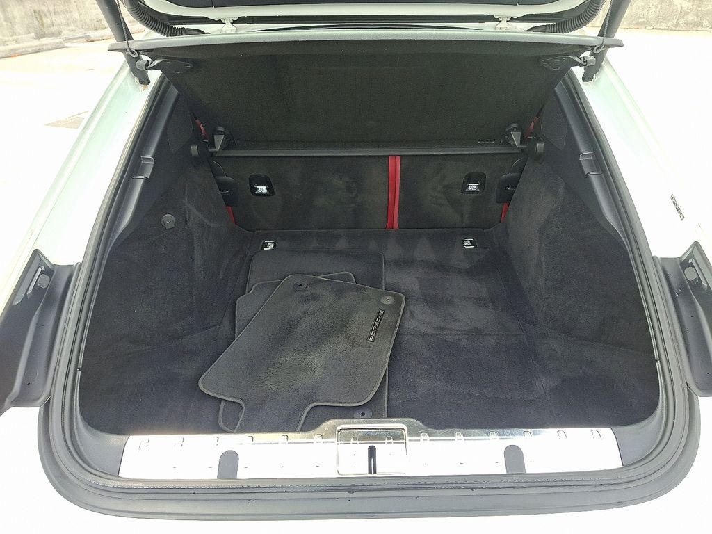 Thumbnail: 2019 Porsche Panamera - 29