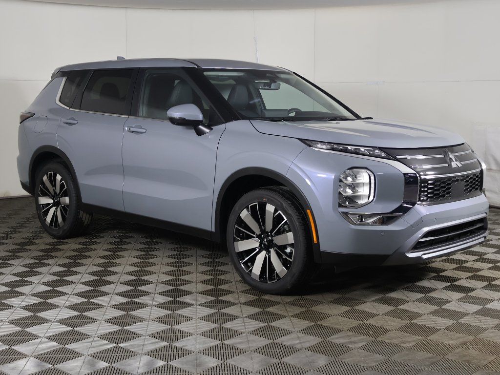 New 2026 Gray Mitsubishi SE image 2