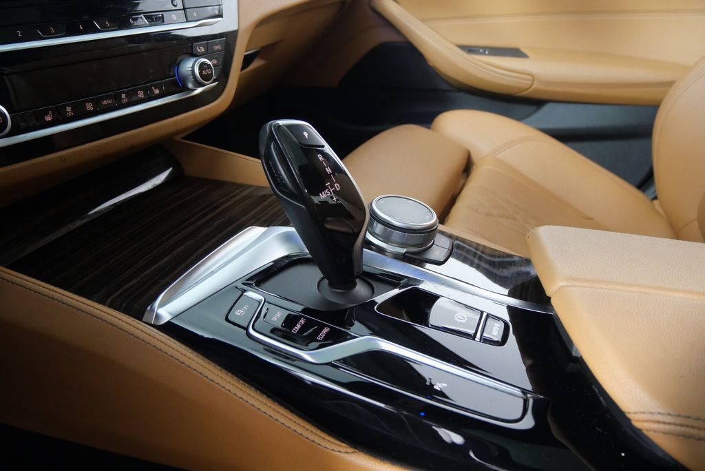 2022 BMW 5 Series 530i xDrive 24
