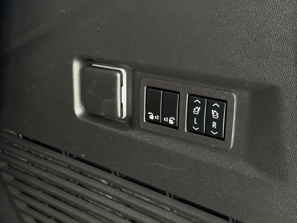 2023 Chevrolet Tahoe Z71 Black - Jim Hudson Acura - Image 18
