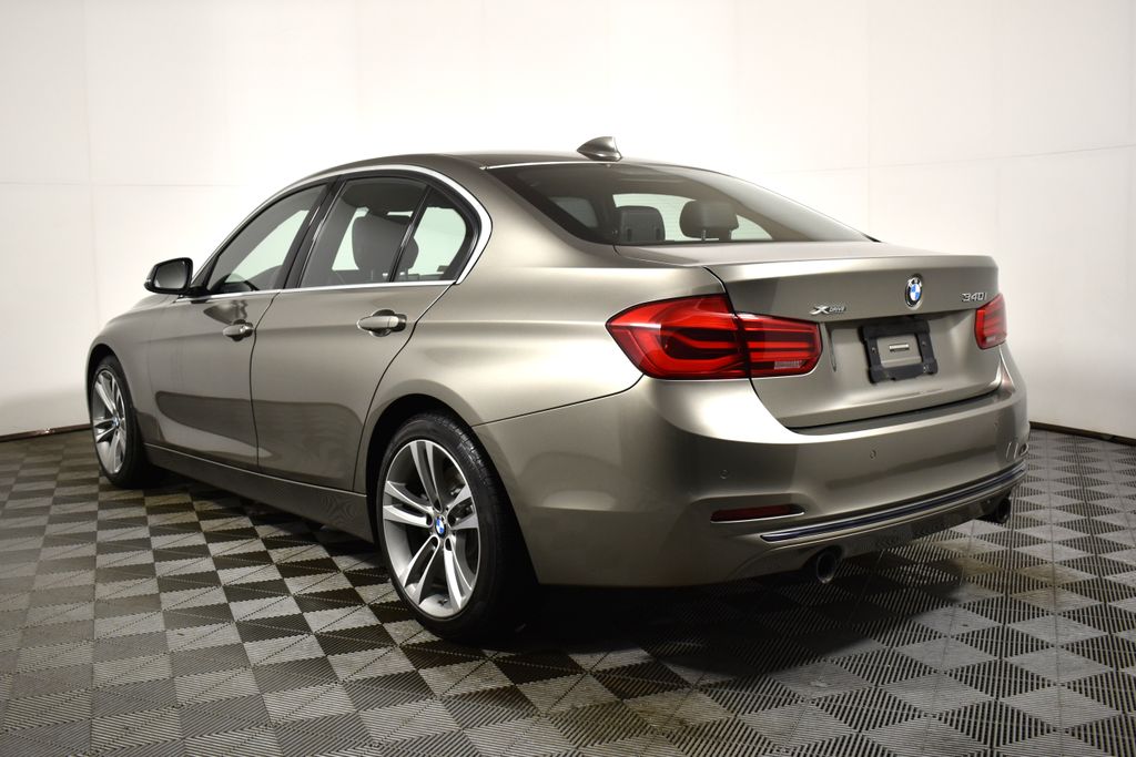 Thumbnail: 2016 BMW 3 Series - 5