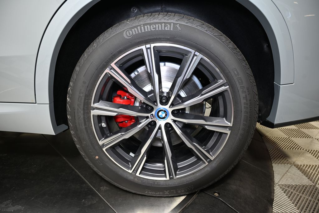 Thumbnail: 2025 BMW X5 - 12