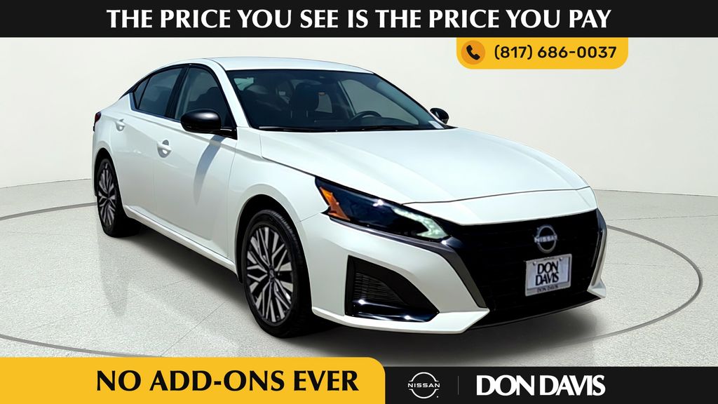 Pearl White Tricoat 2026 Nissan Altima Sedan All-Wheel Drive Continuously Variable Transmission