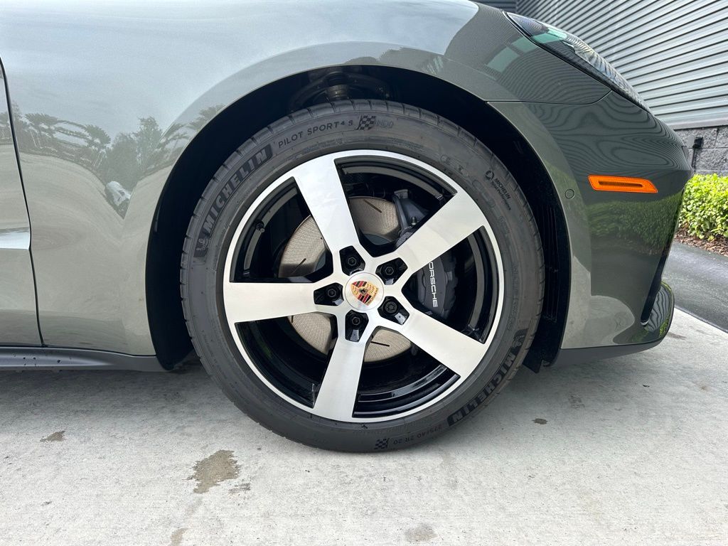 Thumbnail: 2026 Porsche Panamera - 15