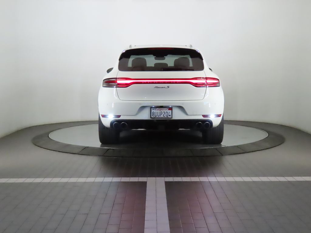 Thumbnail: 2021 Porsche Macan - 6