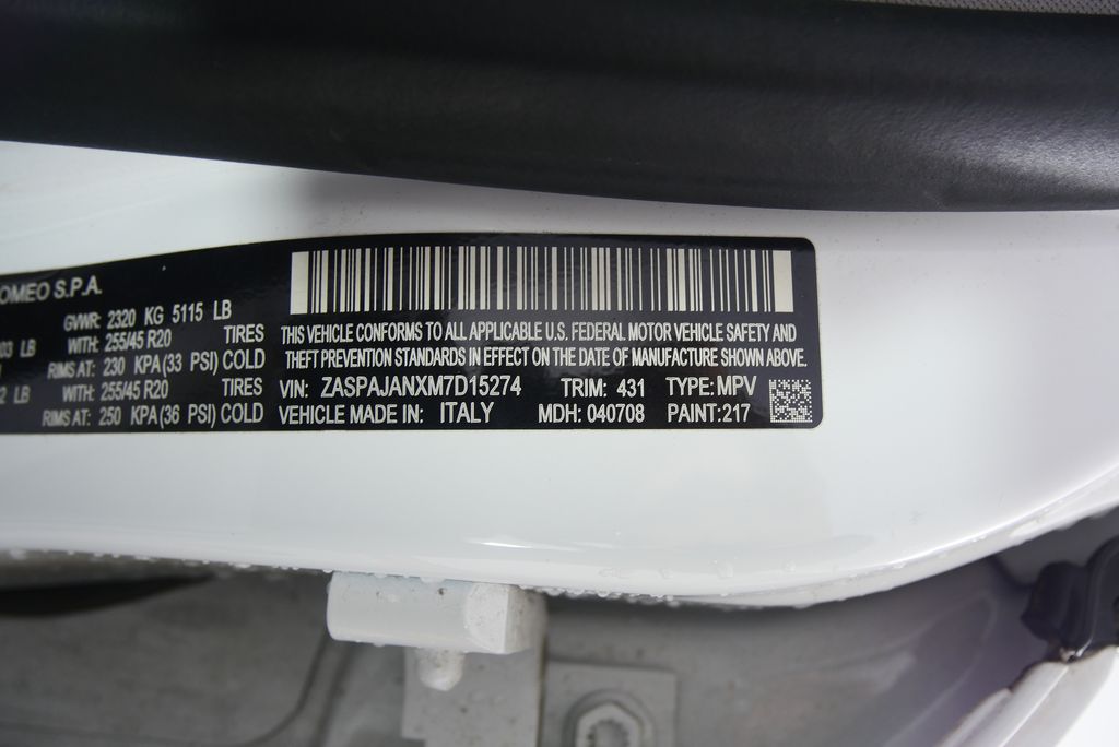 Thumbnail: 2021 Alfa Romeo Stelvio - 23