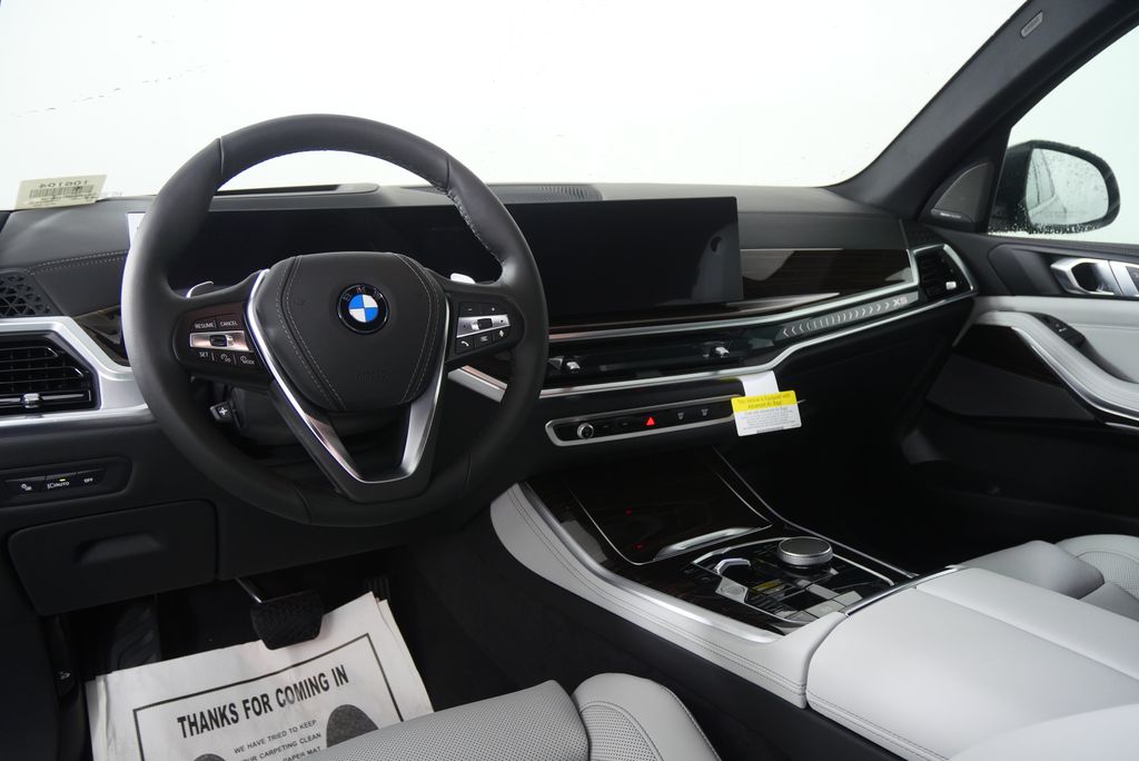 Thumbnail: 2026 BMW X5 - 17