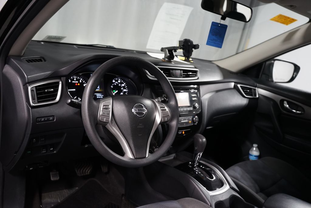 Thumbnail: 2015 Nissan Rogue - 7