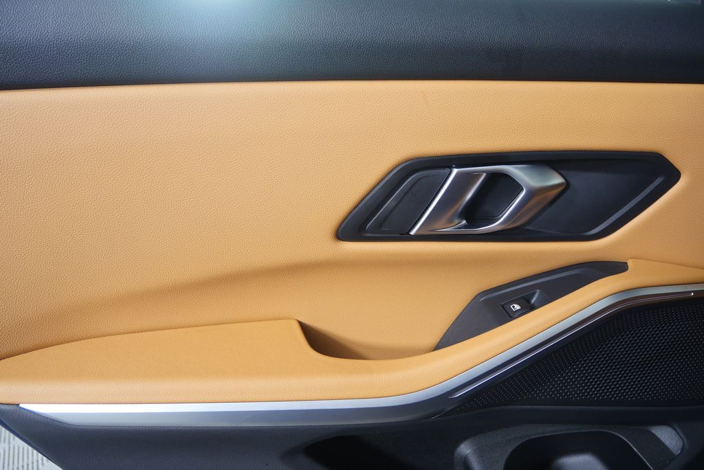 Thumbnail: 2025 BMW 3 Series - 14