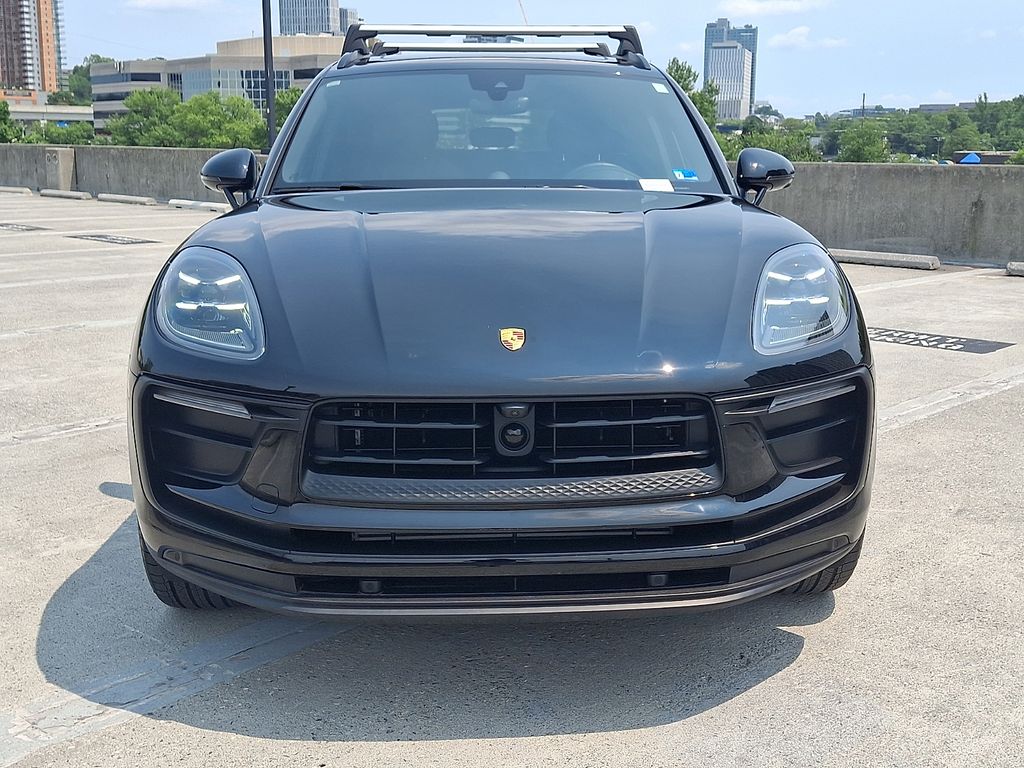 Thumbnail: 2026 Porsche Macan - 6