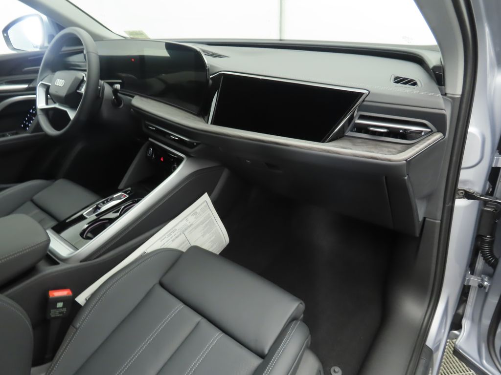 Thumbnail: 2025 Audi Q5 - 18