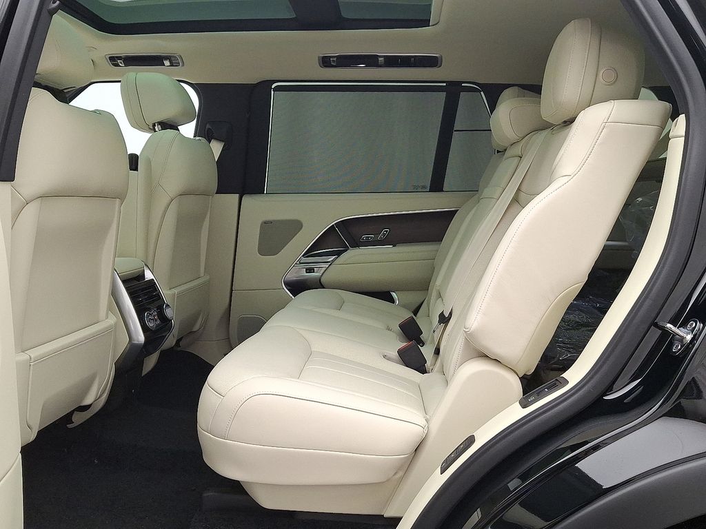 Thumbnail: 2026 Land Rover Range Rover - 6