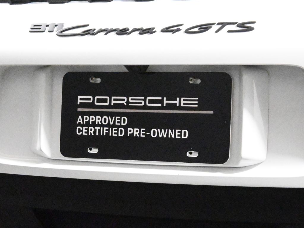Thumbnail: 2022 Porsche 911 - 14