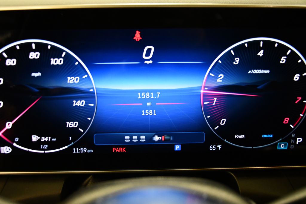 2025 Mercedes-Benz GLC 300 24