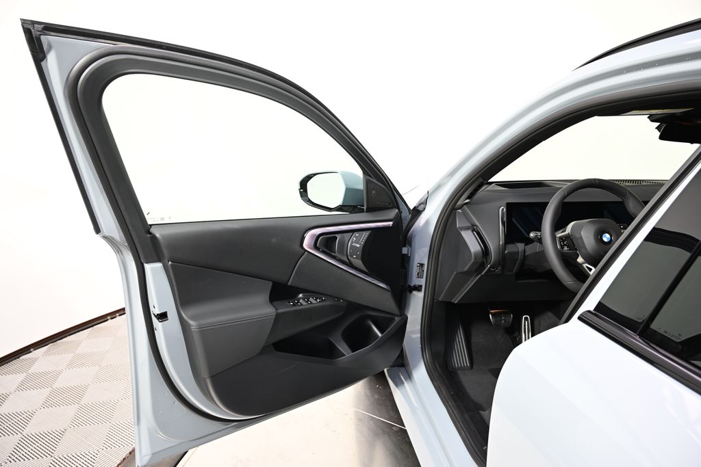 Thumbnail: 2025 BMW X3 - 21