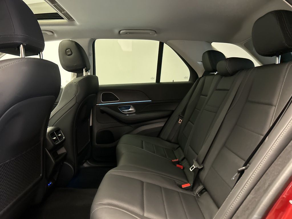 Thumbnail: 2025 Mercedes-Benz GLE - 25