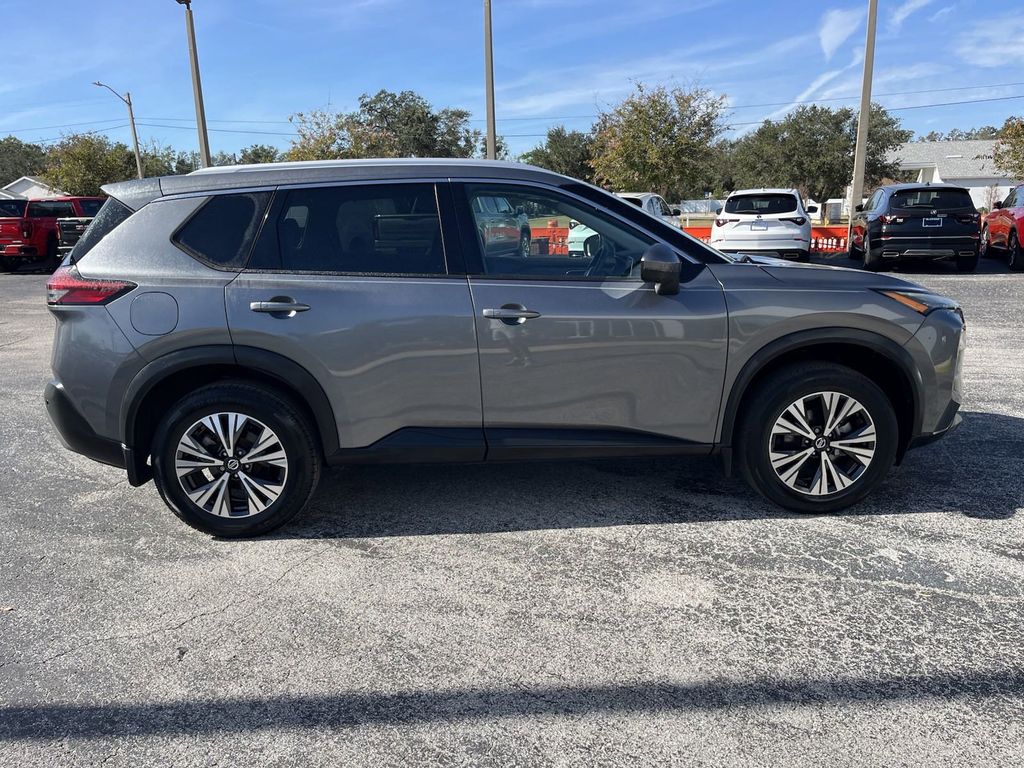 2021 Nissan Rogue SV 3