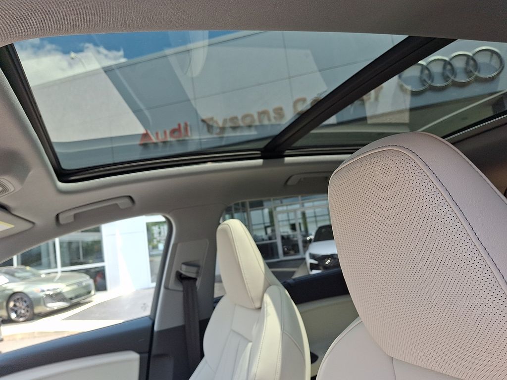 Thumbnail: 2027 Audi Q6 e-tron - 11