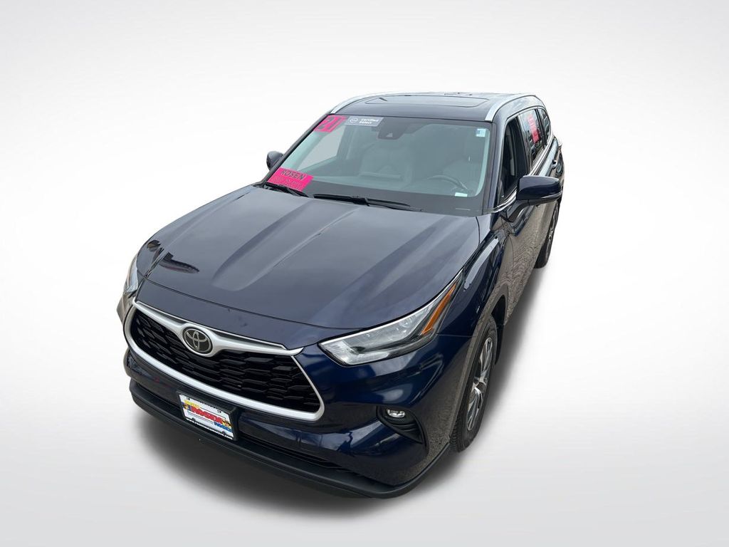 2021 Toyota Highlander XLE photo