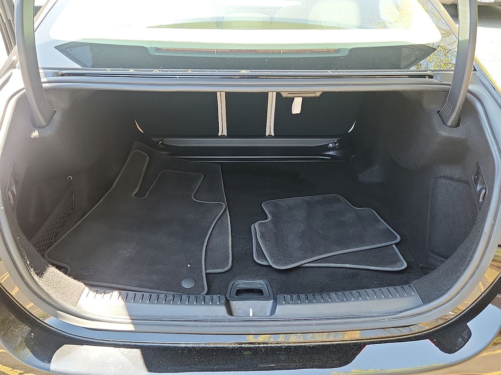 Thumbnail: 2025 Mercedes-Benz E-Class - 24