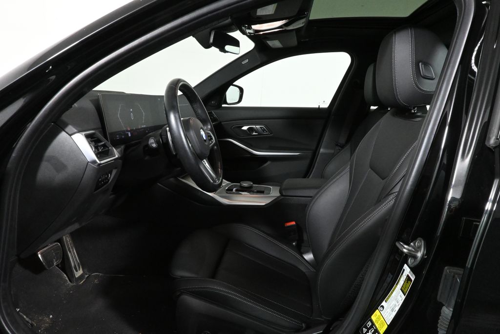 Thumbnail: 2023 BMW 3 Series - 3